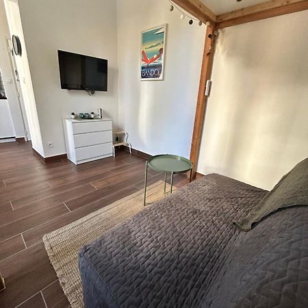 Agreable Studio Renove Avec Place De Parking Bandol Esterno foto