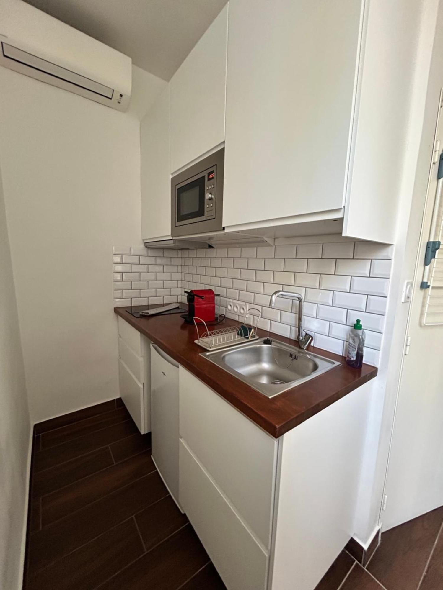Agreable Studio Renove Avec Place De Parking Bandol Esterno foto