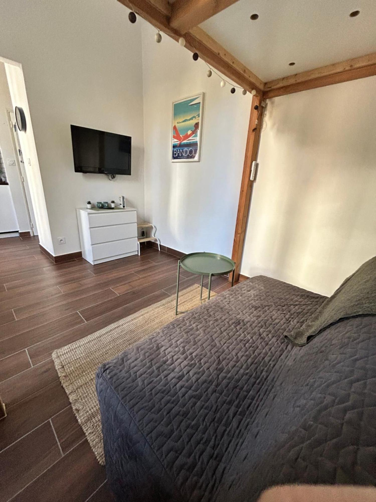 Agreable Studio Renove Avec Place De Parking Bandol Esterno foto