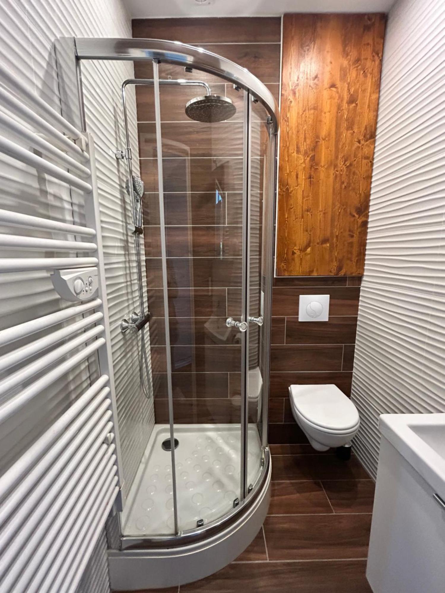 Agreable Studio Renove Avec Place De Parking Bandol Esterno foto