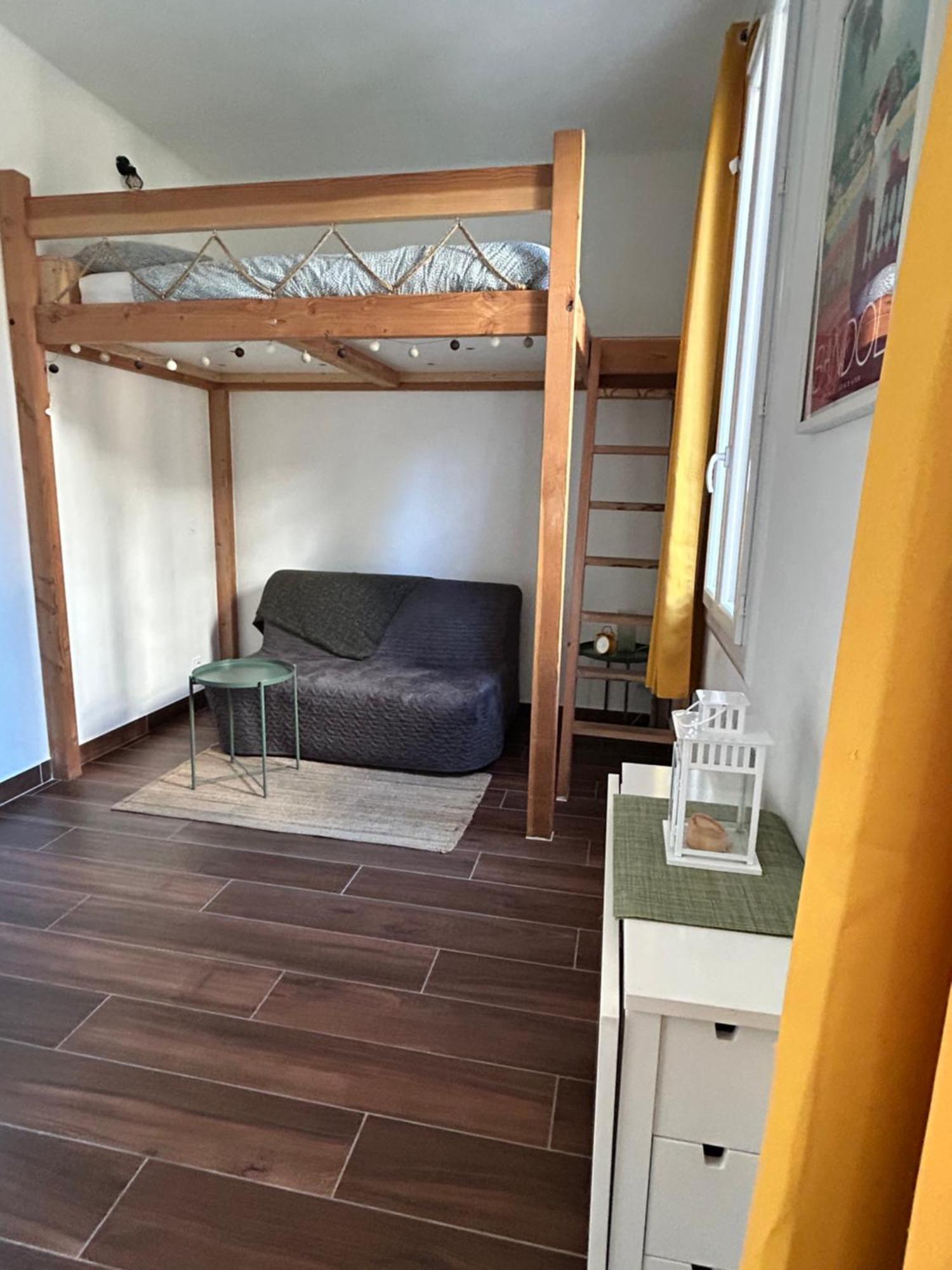 Agreable Studio Renove Avec Place De Parking Bandol Esterno foto